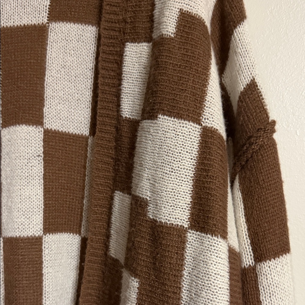 Brown and White Checkered Women's Cardigan - Picture 2 of 2